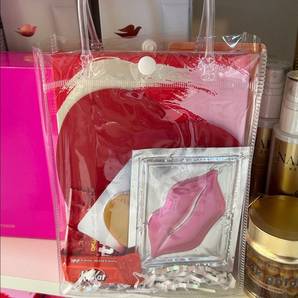 Other - 👄 GALANTINE GLOW BAG🥰 VALENTINES DAY KOREAN BEAUTY BUNDLE Skincare and Candy